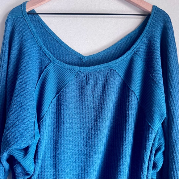 Free People Santa Clara Thermal Waffle Knit Blouse Overaized Size Medium - Picture 7 of 9